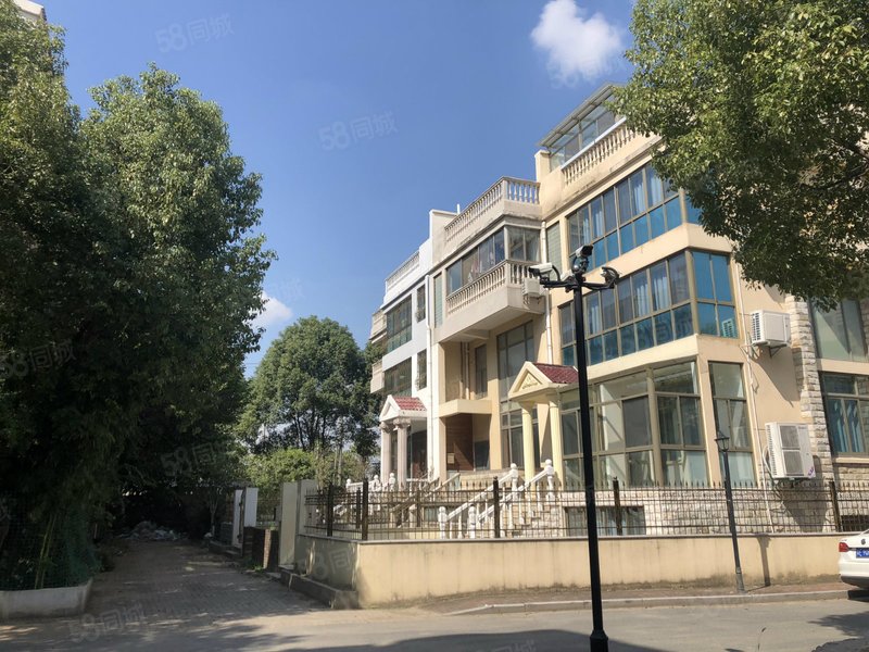 鸿禧山庄联排别墅 南北大花园 采光好 房东因急用钱 底价急售