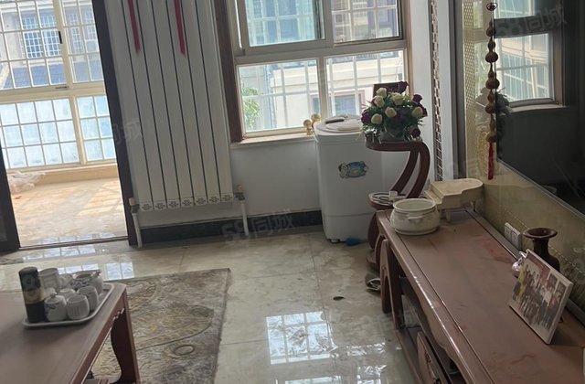 城市主人 正规商品房 南北通透 刚需小三居 双卫生间