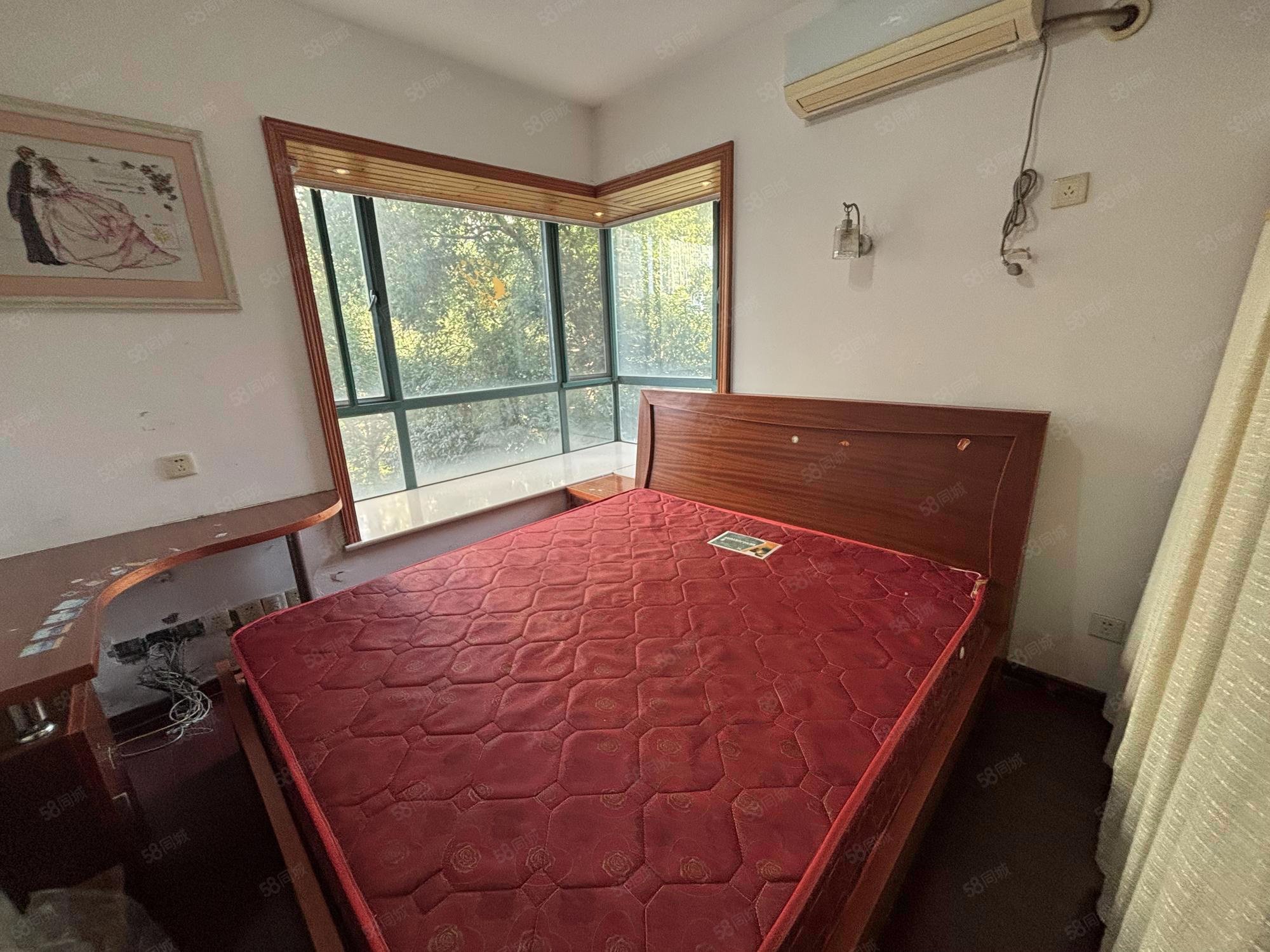 天骥俊园3室2厅2卫135.39㎡南北99万