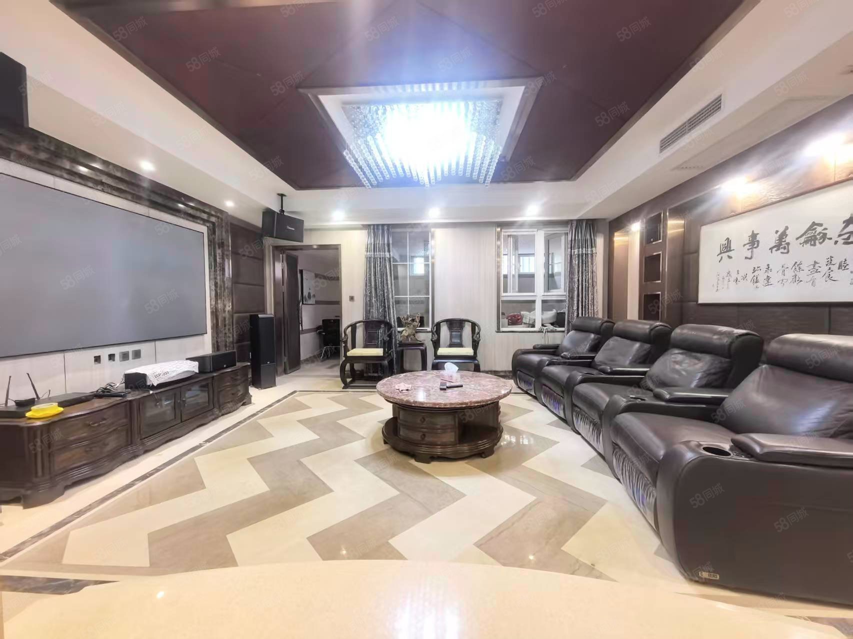 天鵝堡4室3廳4衛(wèi)247.03㎡南北830萬