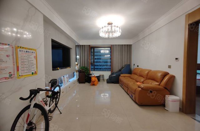 民生凤凰城一号院 带车位和储藏室 精装修 随时看房！