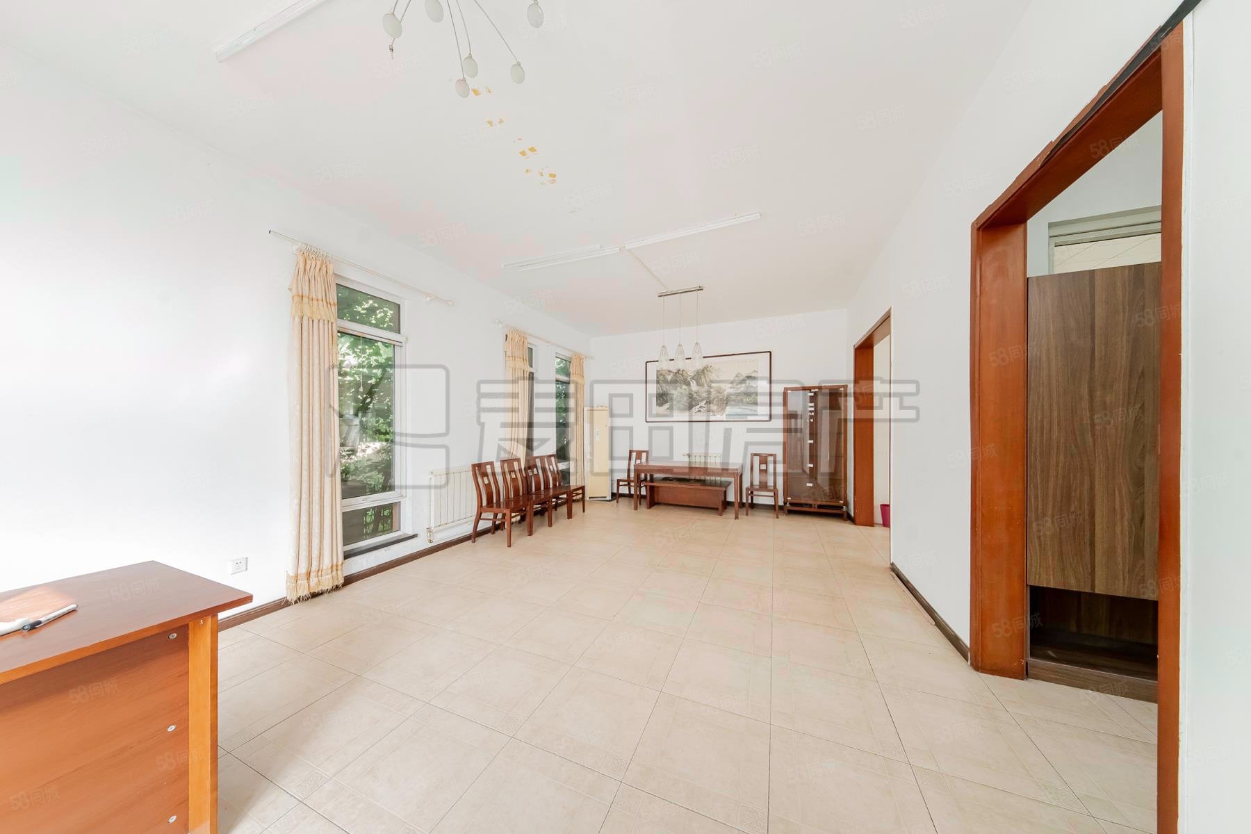 吉晟別墅4室2廳3衛(wèi)224.96㎡東南970萬