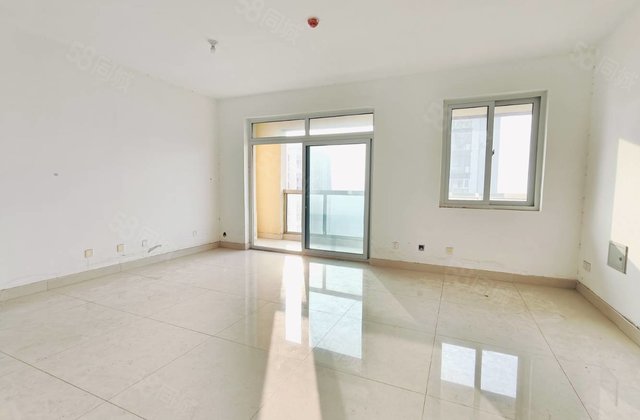 拿5萬就能入住 嘎嘎新房未住 单价4000多 水城印象免大税