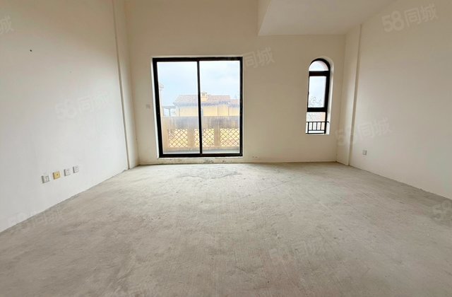 世茂云湖4室2厅143.05㎡106.8万二手房图片