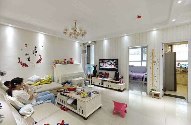 环城湖边，华悦金钻，名人选，低楼层，精装，送车位储藏室