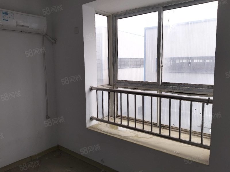 光谷新城3室2厅2卫97㎡南北17万