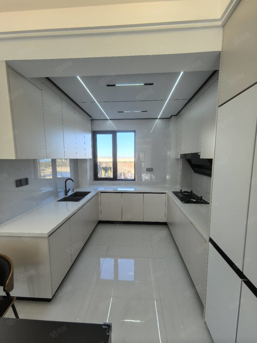 绿地斐勒公馆3室2厅2卫147㎡南北108万