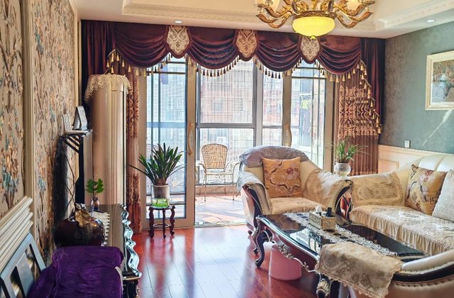 中央公馆4室2厅150㎡112万二手房图片