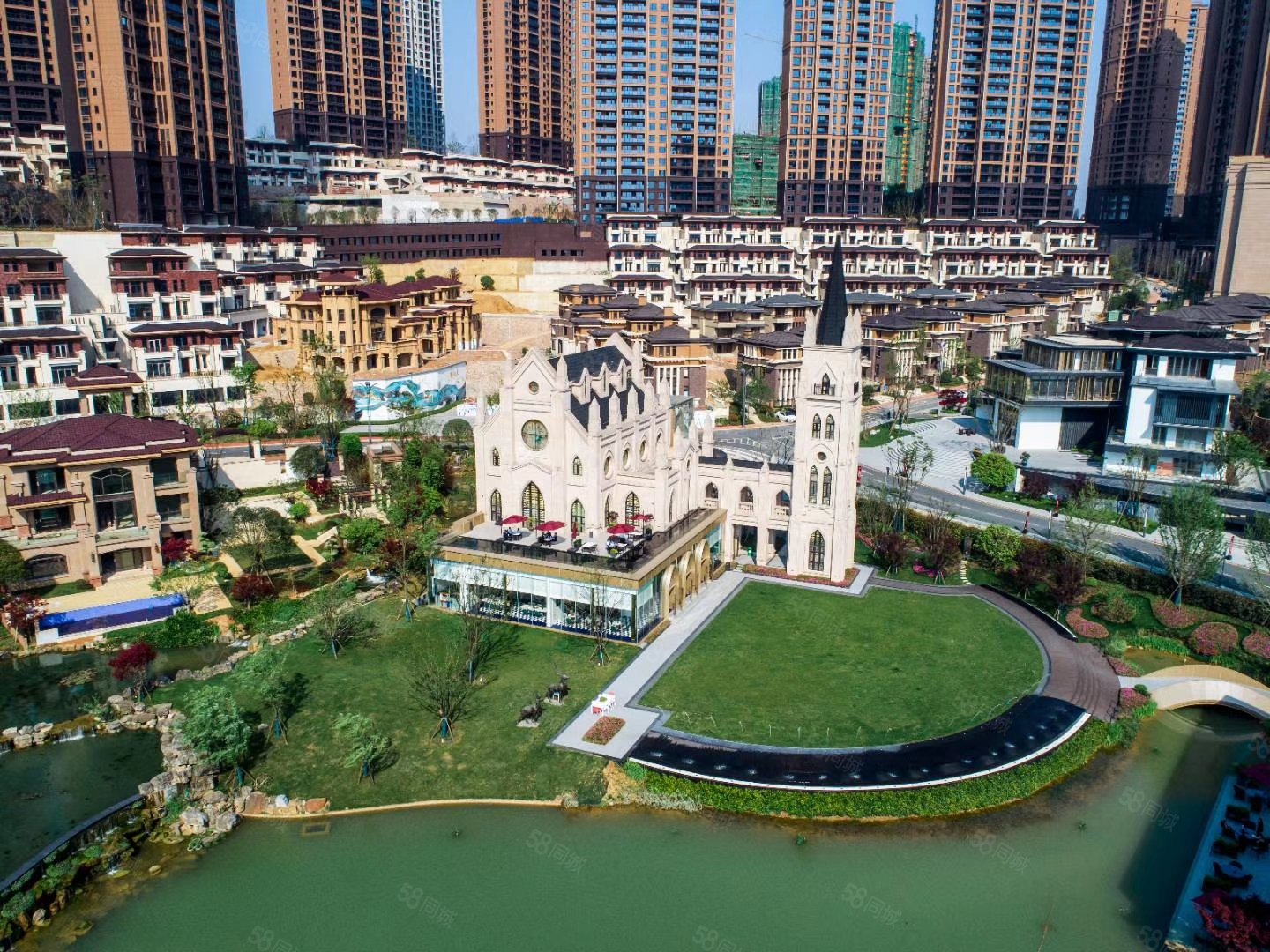 清一中旁广大上城 温馨三居室 精装修 带地暖 现房底价发售