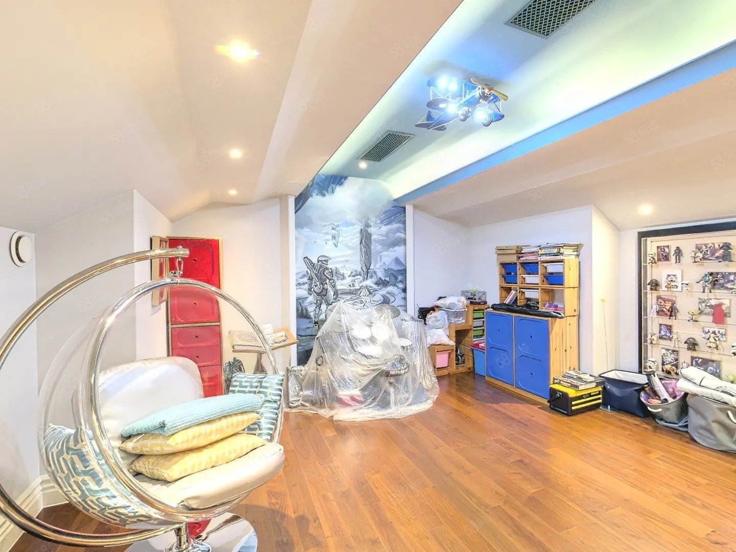 融創(chuàng)千章墅3室2廳3衛(wèi)225㎡南北998萬