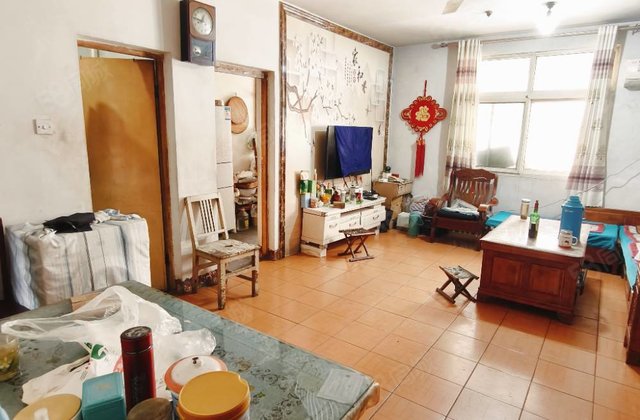 出门就是文轩，龙山北区一楼，检察院，财局，停车方便