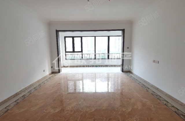 碧桂园国岳府四居室 双阳台 经典四叶草 送车位 免大税