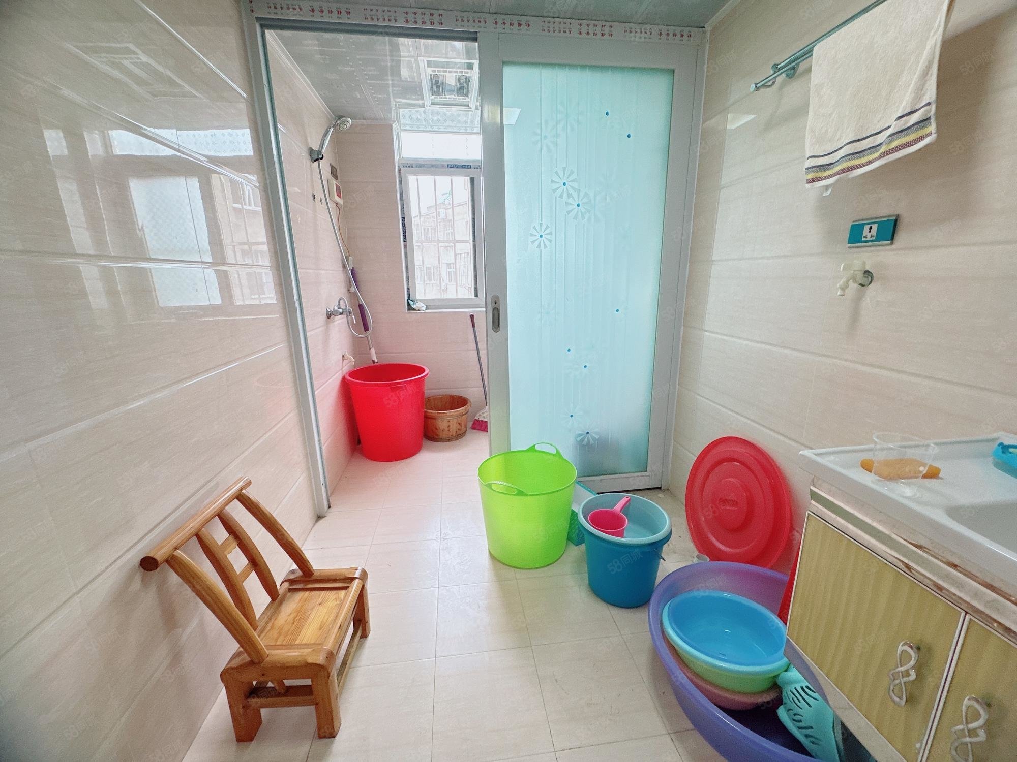 白浪南山小区3室2厅1卫105㎡南11万