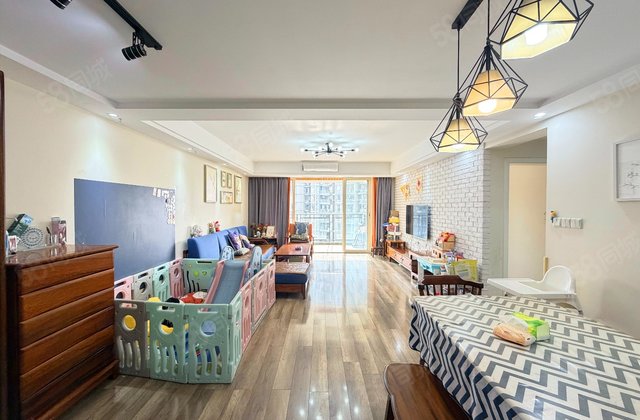 洋河龙山(D区)3室2厅137.7㎡129万二手房图片