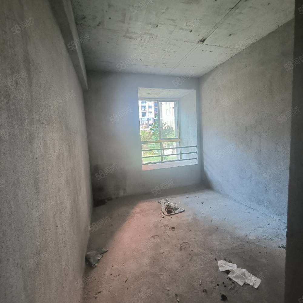 天御蓝湾7室2厅4卫126㎡南北140万