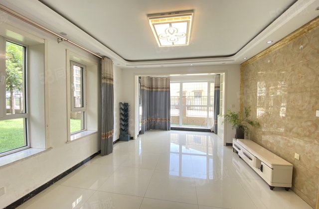 精装修 三室朝阳 带院子 送车位 大落地窗 东昌路 壹号院