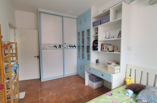 八中   公安局家属院 精装修  免费停车位 三校一路之隔