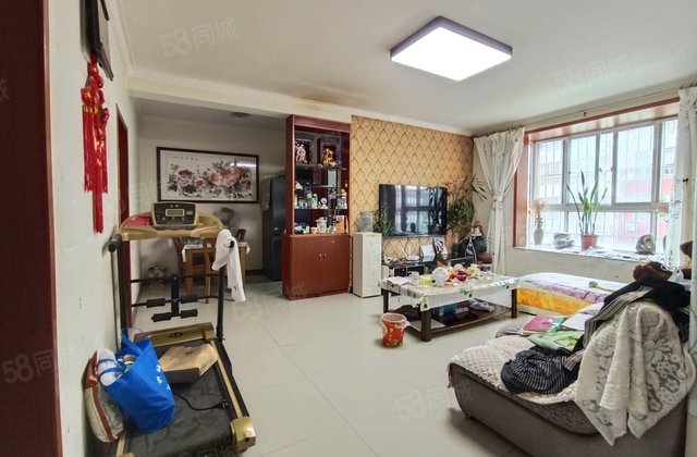 建设路品质小区水晶城东区 多二楼 三室朝阳房东诚心出售