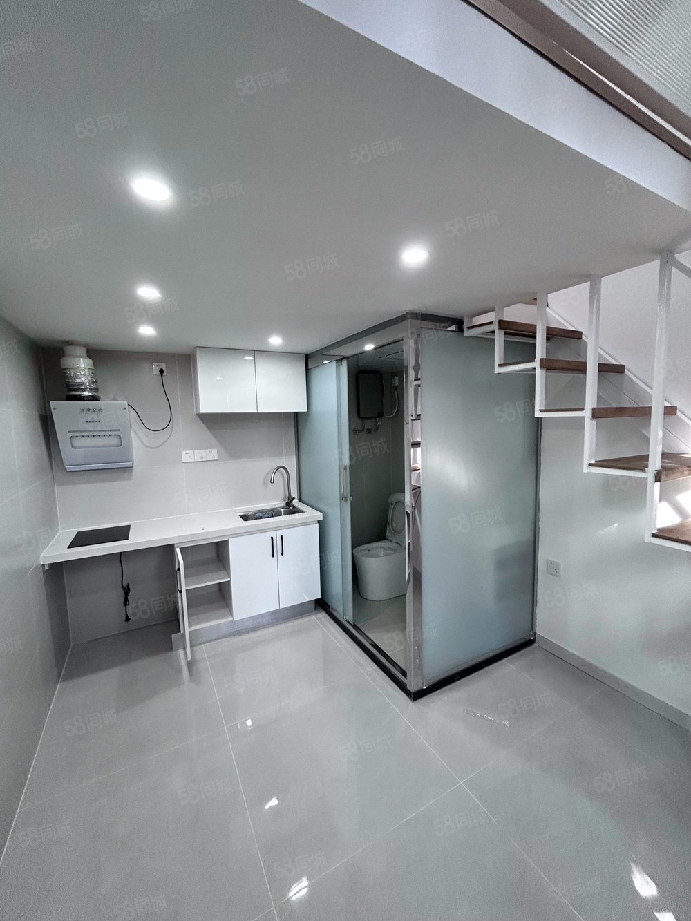 四環(huán)胡同小區(qū)1室0廳0衛(wèi)14.22㎡南293萬(wàn)