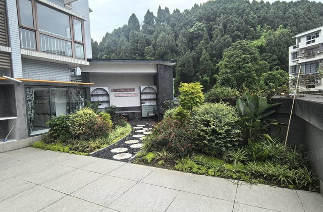 蟠龙馨苑3室2厅180㎡68.8万二手房图片