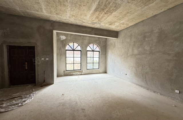 翰樘城逸府4室2厅221㎡155万二手房图片