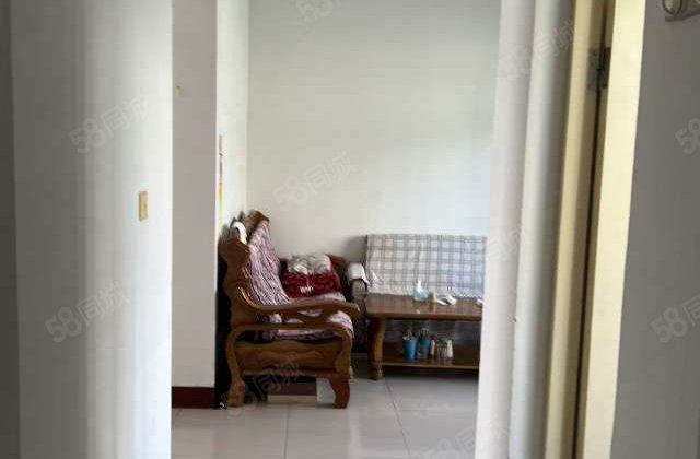 新时代小区 南北通透 交通便捷 近医院 中间楼层 购物方便