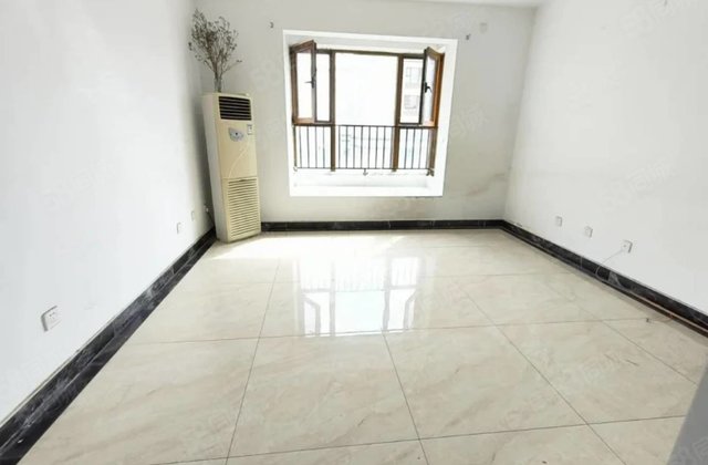 东关国际商品东边户105平3室2厅2卫免大税十车储140万