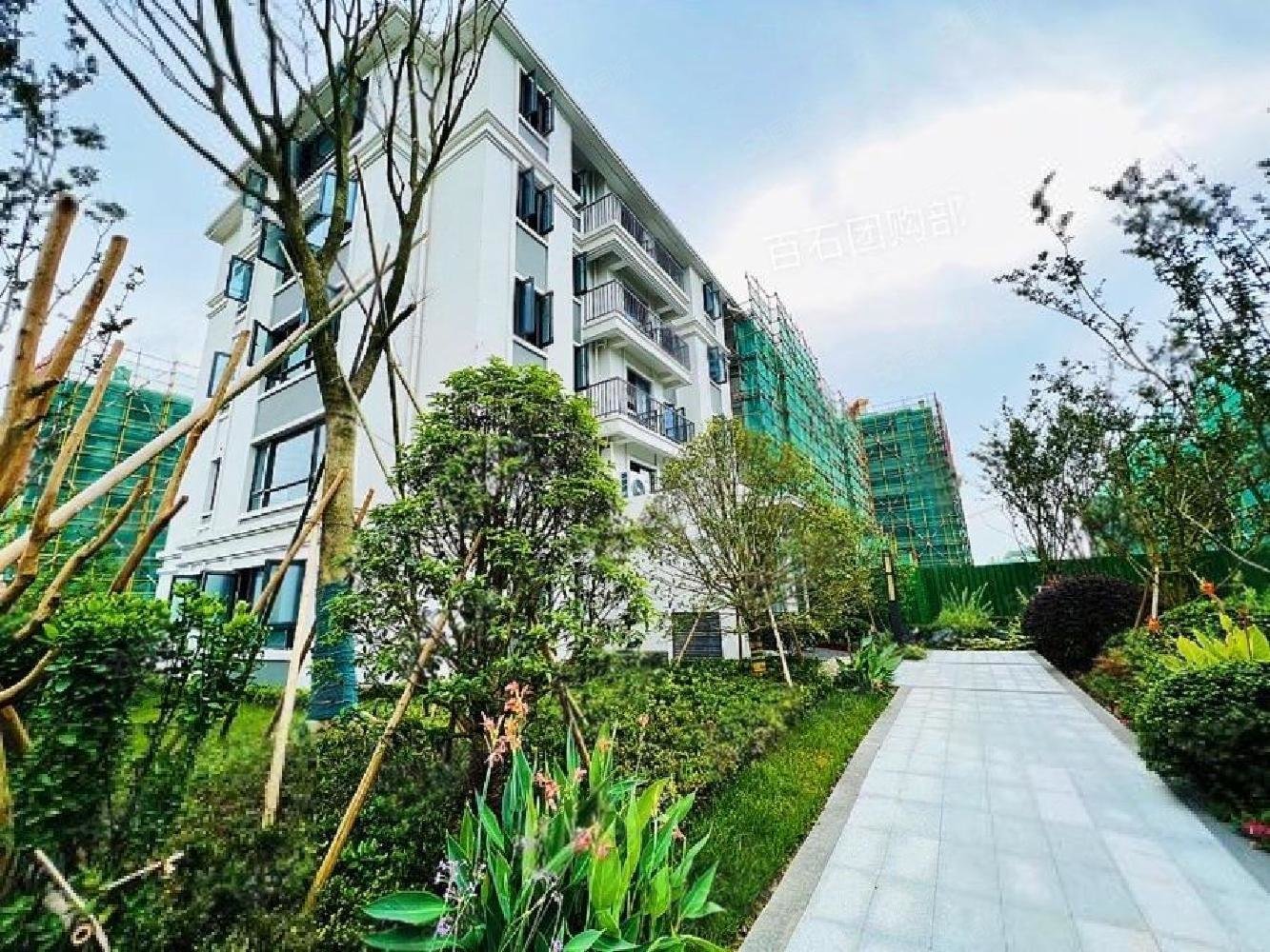 湖山一品3室2厅1卫75㎡南北127.8万