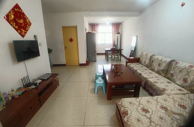 房东急售水岸新城四楼三室一厅户型，免大税带地下室没中