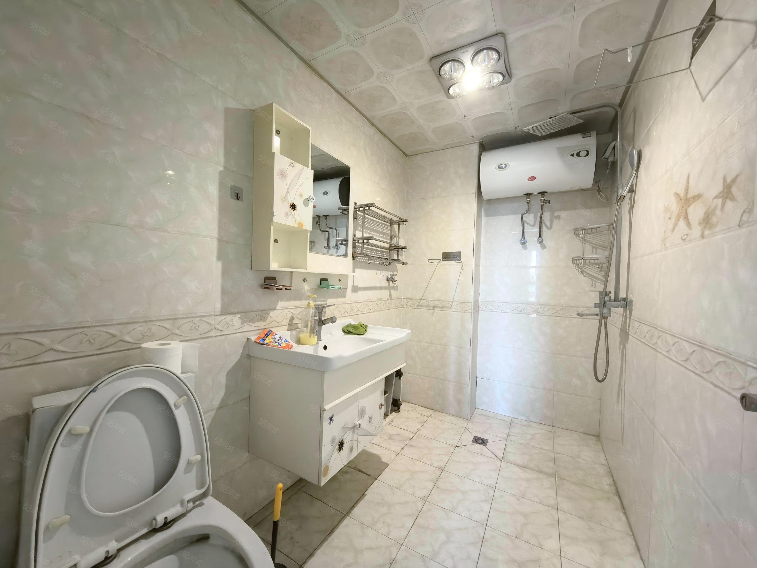 鑫園小區(qū)聞松臺2室1廳1衛(wèi)83.32㎡南200萬