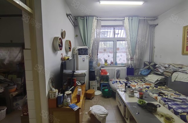 老文轩西邻，一建家属院，一楼带院，两室，南北通透