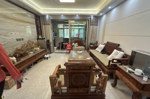 新上！市中心公园旁！大润发 四叶草 赠车储 小高层 中央丽都