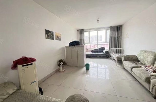 颐馨园，城市之尊 金柱绿城，步梯中层，三室朝阳边户，