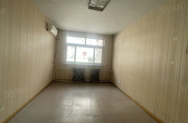 东昌路 二干路 六中旁 家属院 多层一楼 带储 小区停车方便