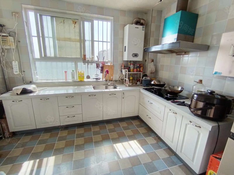 天酬苑四季花园2室2厅1卫112.43㎡南北64万