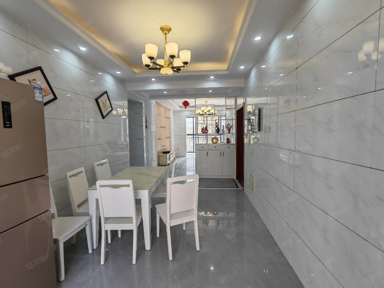 香槟国际3室2厅2卫117㎡南北48.8万