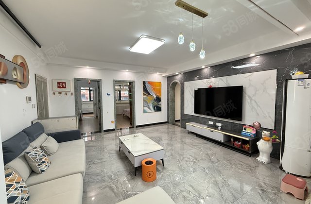 东昌湖边 步梯一楼 全屋精装 发电厂家属院 双阳台 随时看房