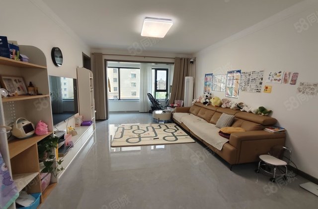 中间好楼层，采光好，前方无遮挡，小区环境优美