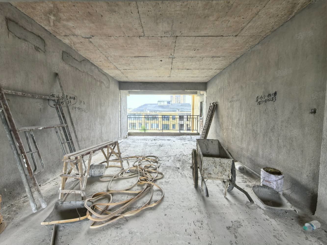 秀江印象7室2厅2卫280㎡南北138万