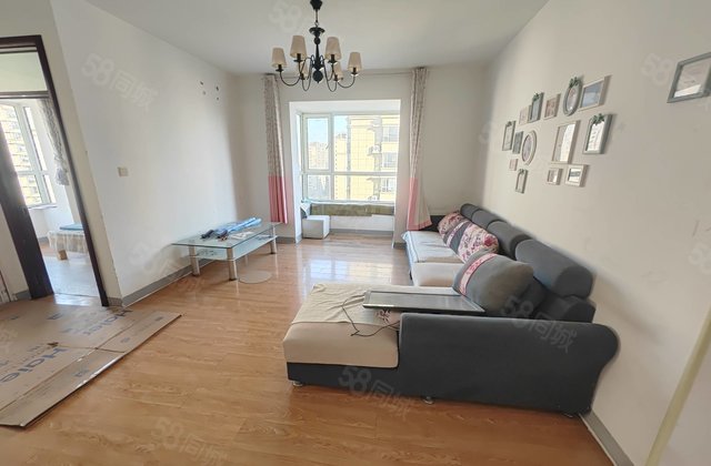 刚需小三居 南北通透 有电梯 高楼层视野无遮挡 交通便利