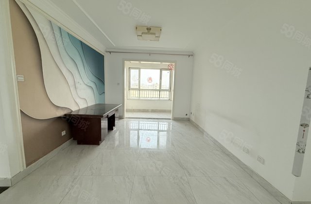 中央丽都！中央帝景！电梯  的楼层！三叶草户型！价格可谈！