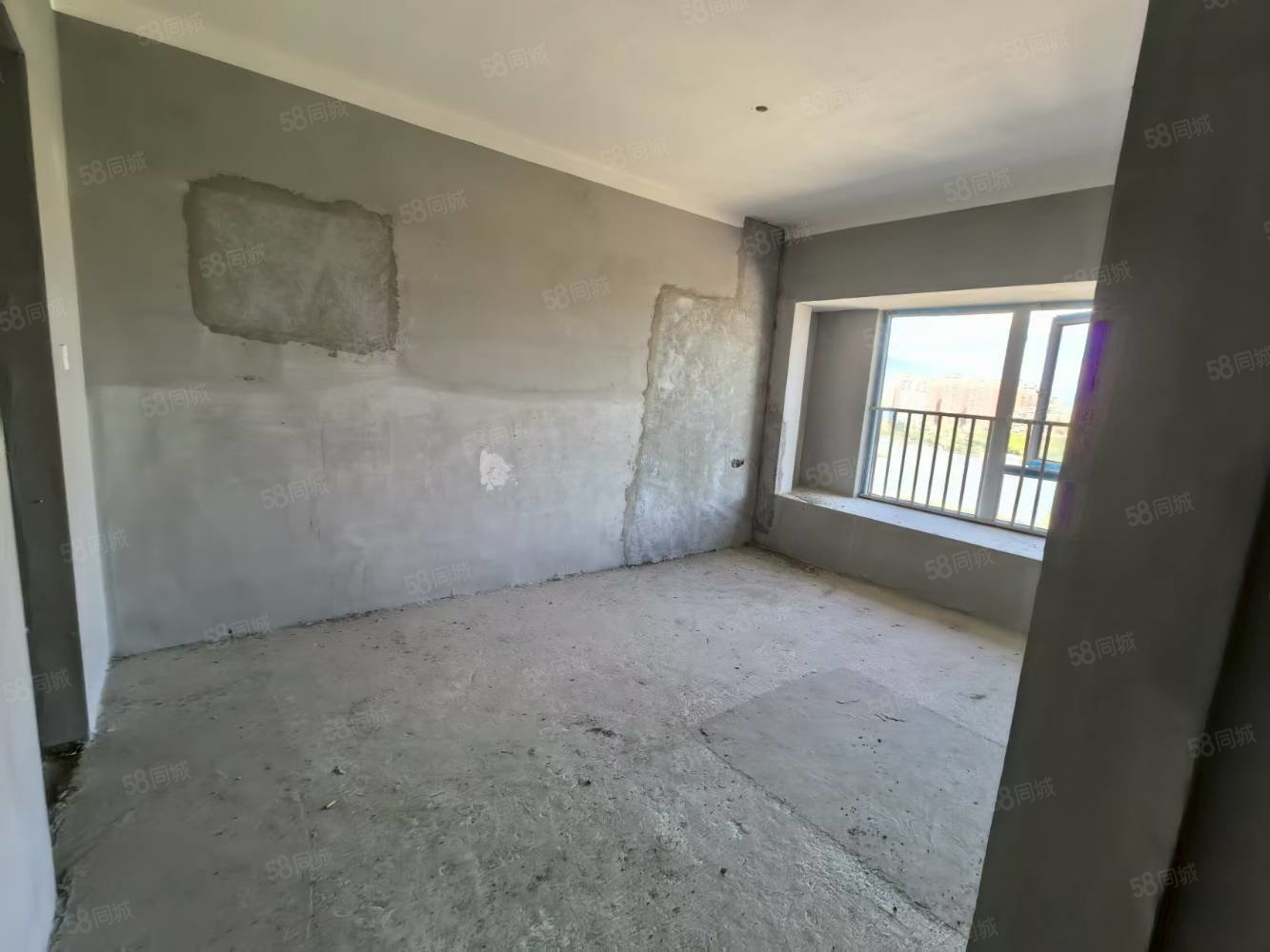 合景泰富云湖天镜3室2厅2卫110㎡南北76万