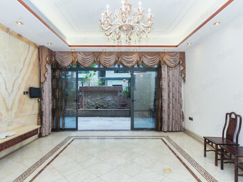 曦湾华府叠加别墅实用400平价格超值3层前后花园私家车位