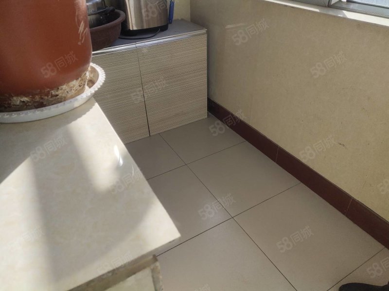 通达小区步梯二楼二完小四中南北通透户型