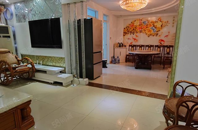 10万 128万 东昌湖 精装一楼 三室朝阳 双阳台 院子