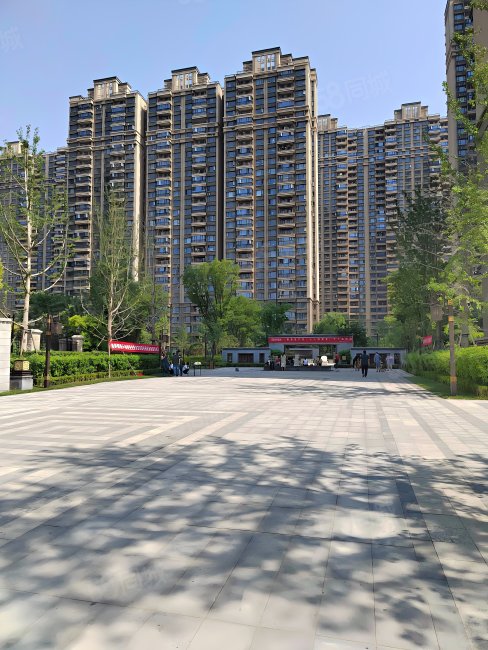 毛坯现房三室两厅两卫证在手随时可以看房,嘉园蓝湖九郡-西安58同城