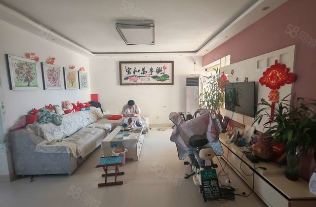 郁光  ，四中。房子免大税。高楼层，视野宽阔。电梯好房。