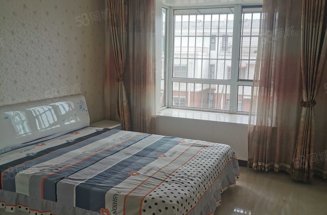 九州华庭3室2厅119㎡72万二手房图片