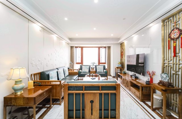 八方小区(C区)3室2厅125.36㎡316万二手房图片