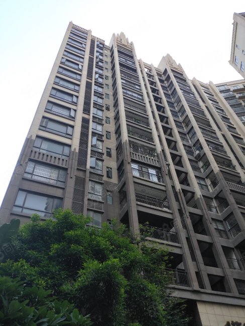 金龙湾小区大四房全新家具家电全送仅售5380一平方